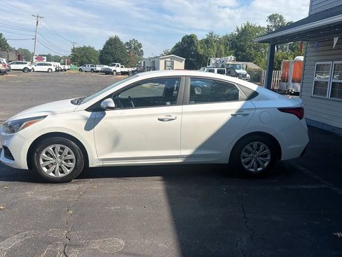 Used 2020 Hyundai Accent SE FWD image 3