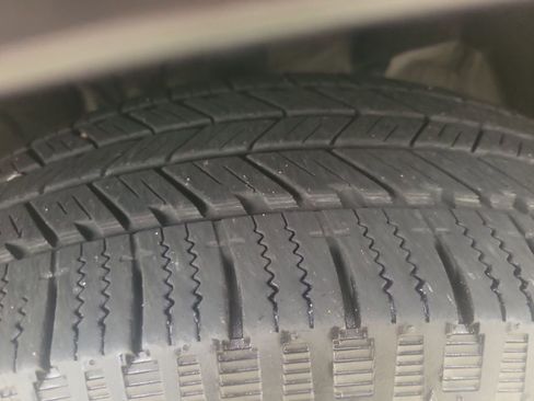 Used 2023 Toyota Highlander XLE image 32