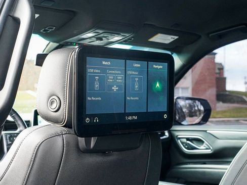 Used 2021 GMC Yukon SLT w/ Rear Media and Nav Package image 16