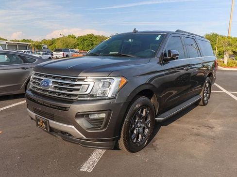 Used 2018 Ford Expedition Max XLT w/ Equipment Group 202A AWD/4WD image 2