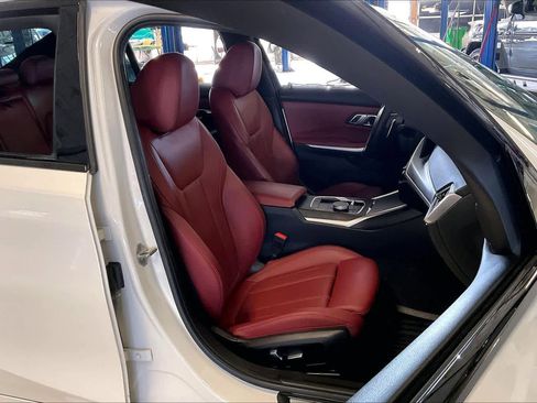 Used 2023 BMW 330i Sedan w/ Premium Package image 9