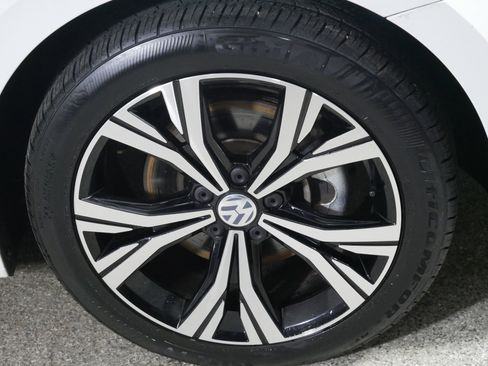 Used 2022 Volkswagen Passat 2.0T SE image 15