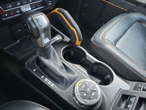 Used 2023 Ford Bronco Badlands image 19