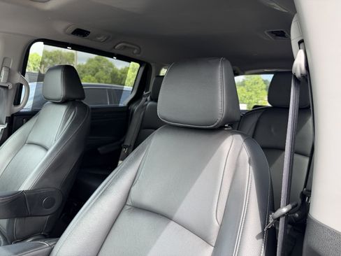Used 2023 Honda Odyssey EX-L image 18