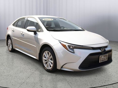Used 2024 Toyota Corolla LE w/ LE Convenience Package AWD/4WD image 1