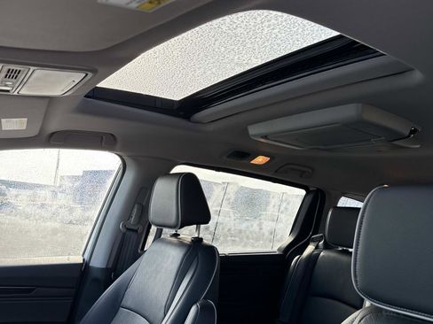 Used 2023 Honda Odyssey Elite image 3