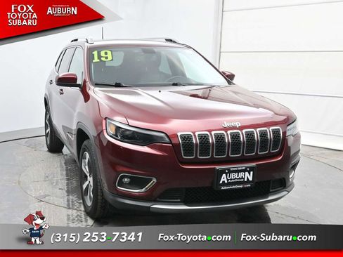 Used 2019 Jeep Cherokee Limited image 3