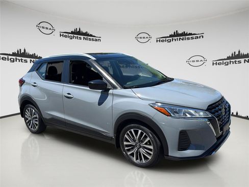Used 2021 Nissan Kicks SV FWD image 7