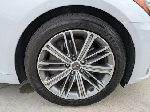 Used 2019 Genesis G80 3.8 image 9