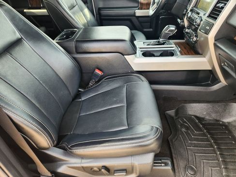 Used 2020 Ford F150 Lariat image 16