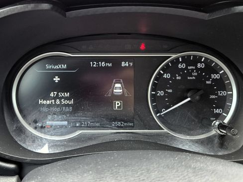 New 2025 Nissan Versa SR w/ Trunk Package FWD image 23