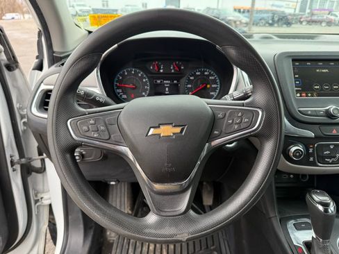 Used 2019 Chevrolet Equinox LS image 6