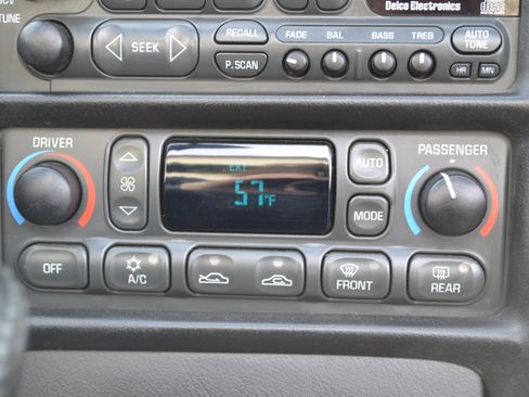 Used 2000 Chevrolet Corvette Convertible w/ Memory Pkg image 21