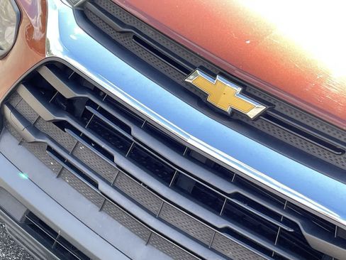 Used 2021 Chevrolet TrailBlazer LS AWD/4WD image 32