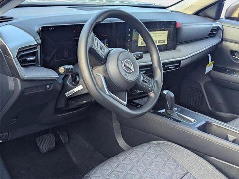 New 2025 Nissan Kicks SV image 3