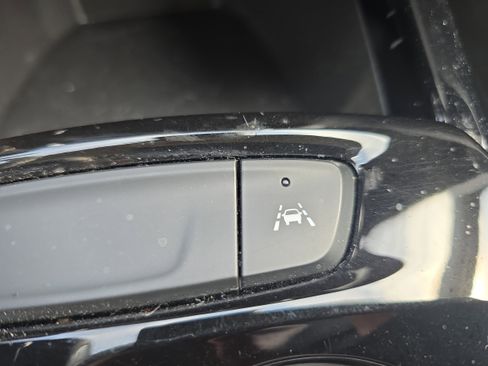 Used 2024 Chevrolet Trax LT w/ Driver Confidence Package image 21