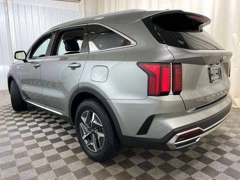 Used 2021 Kia Sorento S image 45