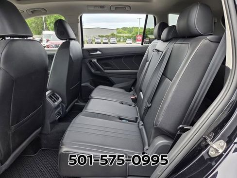 Used 2024 Volkswagen Tiguan SE w/ Panoramic Sunroof Package FWD image 13
