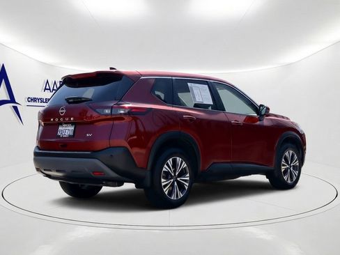 Used 2022 Nissan Rogue SV FWD image 4