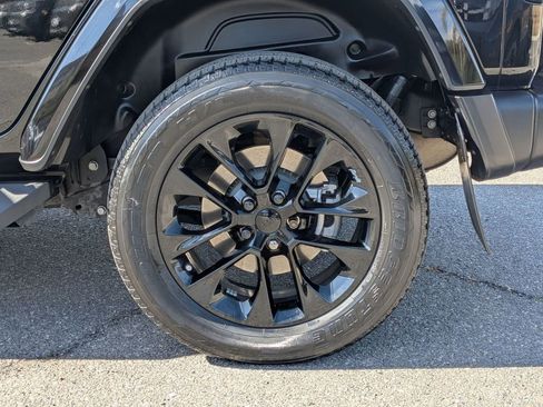 Used 2021 Jeep Wrangler Unlimited Sahara w/ Safety Group image 12