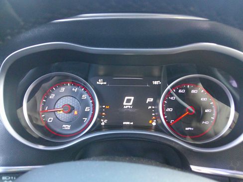 Used 2016 Dodge Charger SXT image 10