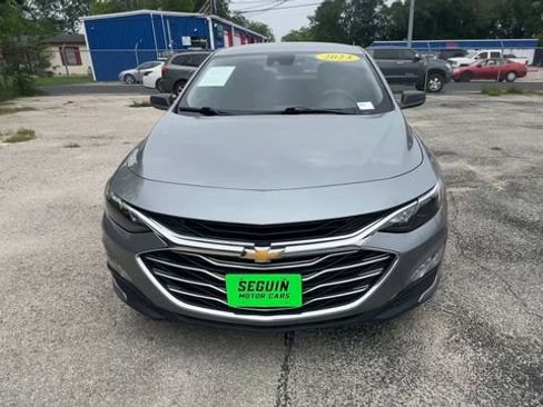 Used 2024 Chevrolet Malibu LT FWD image 3