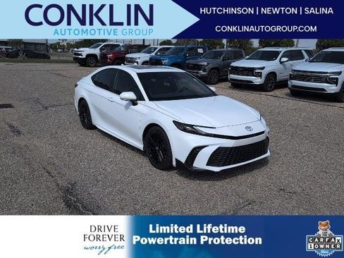 Used 2025 Toyota Camry SE w/ Multimedia Upgrade Package image 1