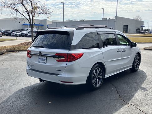 Certified 2024 Honda Odyssey Touring image 10