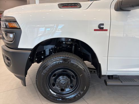 New 2026 RAM 2500 Tradesman AWD/4WD image 10