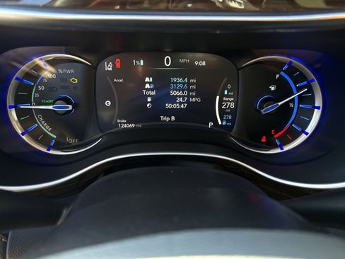 Used 2021 Chrysler Pacifica Pinnacle FWD image 17