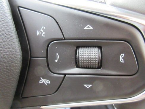 Used 2026 Chevrolet Trax LT w/ Driver Confidence Package FWD image 20