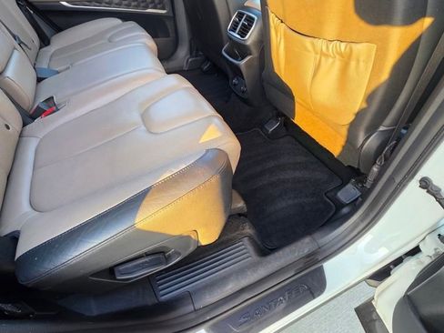 Used 2020 Hyundai Santa Fe SEL w/ Convenience + Premium Package image 17