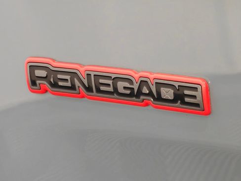Used 2018 Jeep Renegade Trailhawk w/ Cold Weather Group II AWD/4WD image 42