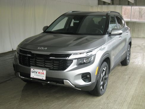 Certified 2024 Kia Seltos EX image 22