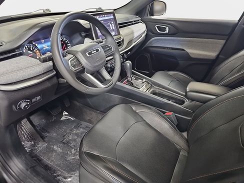 Used 2023 Jeep Compass Latitude AWD/4WD image 18