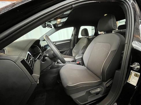 Certified 2025 Volkswagen Jetta Sport image 11