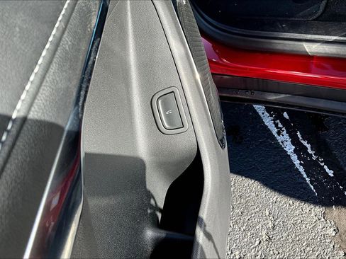 New 2025 Chevrolet Traverse LT w/ Enhanced Driving Package image 13