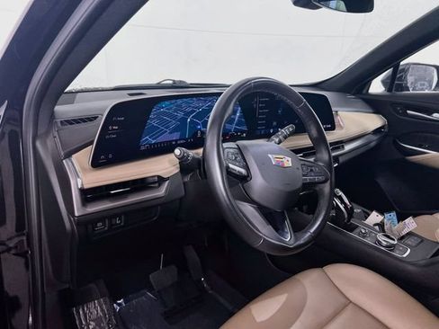 Used 2025 Cadillac XT4 Premium Luxury FWD image 11