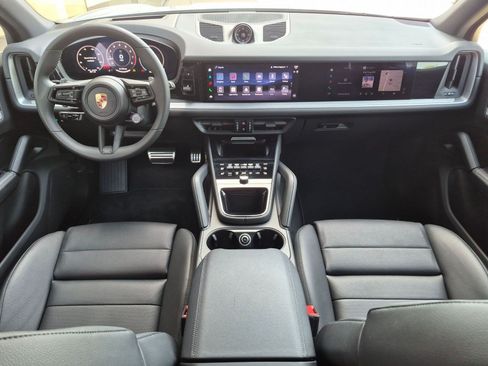 Certified 2026 Porsche Cayenne AWD/4WD image 21