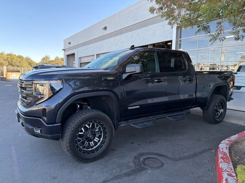 Used 2022 GMC Sierra 1500 Elevation w/ X31 Off-Road Package AWD/4WD image 2