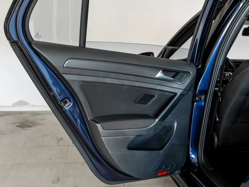 Used 2018 Volkswagen GTI SE FWD image 40