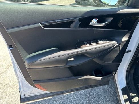 Used 2017 Kia Sorento FWD w/ LX Convenience Package image 11