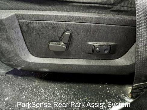 Used 2022 RAM 1500 Classic SLT w/ Electronics Convenience Group image 11