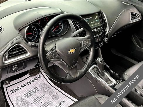 Used 2017 Chevrolet Cruze Premier FWD image 12