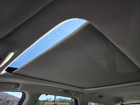 Used 2022 Nissan Pathfinder SL w/ SL Premium Package image 24