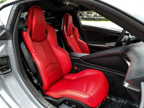 Used 2025 Chevrolet Corvette Z06 RWD image 32