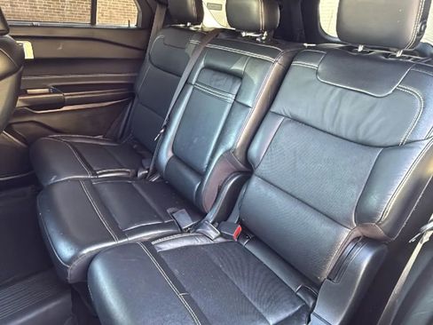 Used 2020 Ford Explorer ST w/ ST High-Performance Pack image 23