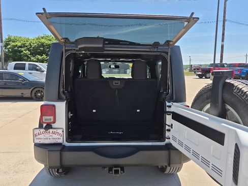 Used 2014 Jeep Wrangler Sport w/ Quick Order Package 24S AWD/4WD image 10