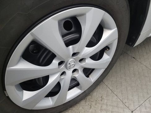 Used 2024 Toyota Corolla LE image 31