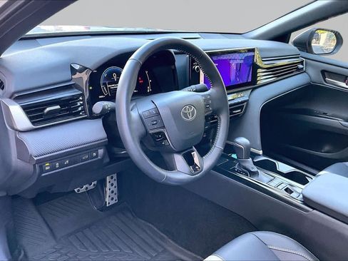 Used 2025 Toyota Camry SE w/ Multimedia Upgrade Package FWD image 18